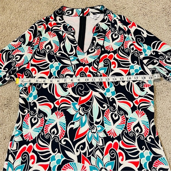 Crown & Ivy Bell Sleeve Split V-Neck Floral-Print Dress. Size Large. - Picture 12 of 14